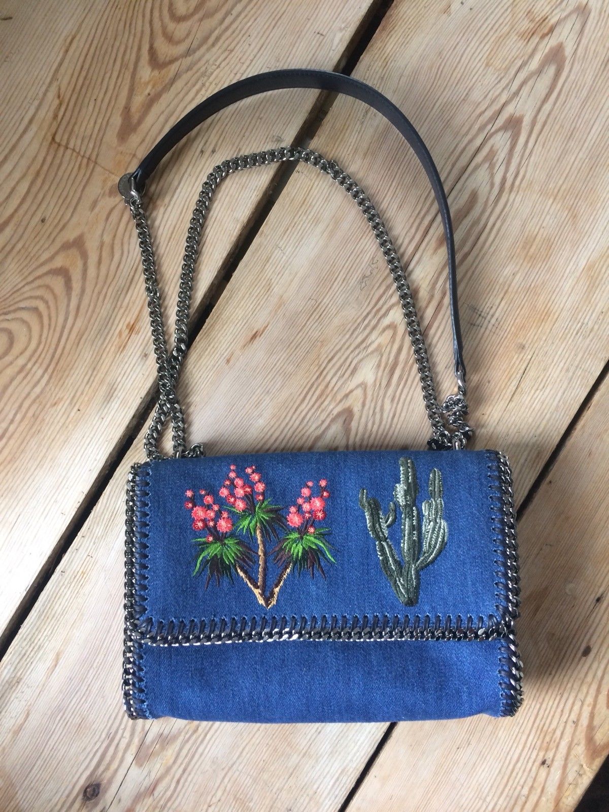 Sacs en jeans Stella McCartney : 5 modèles les plus chers à découvrir